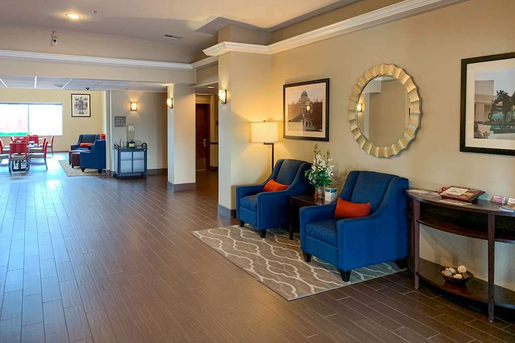 Comfort Suites Texas Ave College Station Interior photo